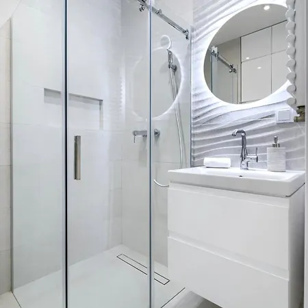 Family & Business Elegant Grzybowska 37 Centrum, Parking, Wi-fi, Netflix *