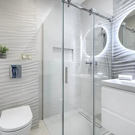 Family & Business Elegant Grzybowska 37 Centrum, Parking, Wi-fi, Netflix * Warsaw