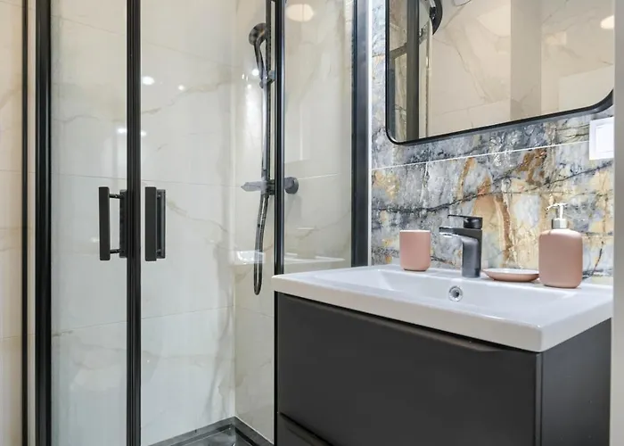 Apartman Family & Business Elegant Grzybowska 37 Centrum, Parking, Wi-fi, Netflix Varsó