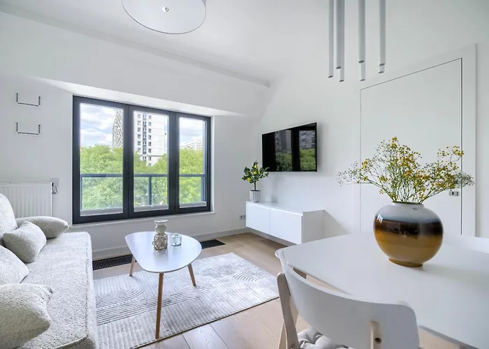 Apartman Family & Business Elegant Grzybowska 37 Centrum, Parking, Wi-fi, Netflix Varsó