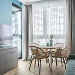 Family & Business Elegant Grzybowska 37 Centrum, Parking, Wi-fi, Netflix 华沙