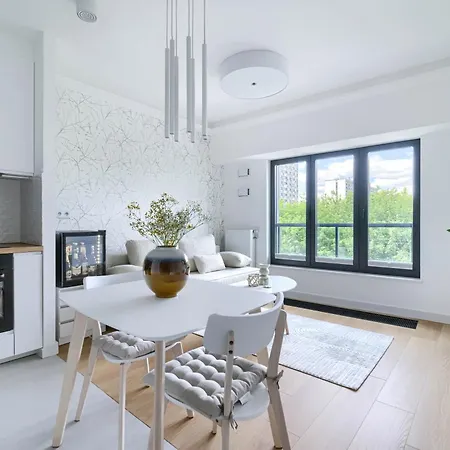 Family & Business Elegant Grzybowska 37 Centrum, Parking, Wi-fi, Netflix 公寓 华沙